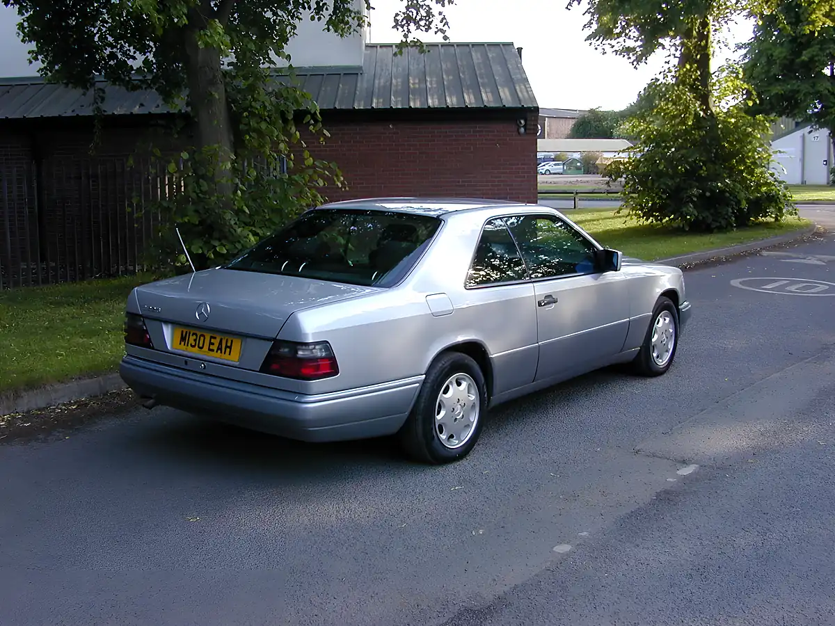Used 1994 Mercedes-Benz 220 Coupe Silver - Interior and Exterior details 3