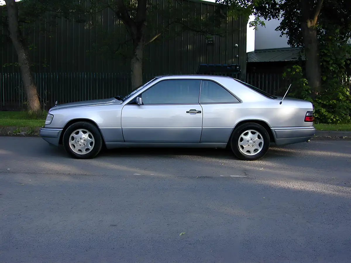 Used 1994 Mercedes-Benz 220 Coupe Silver - Interior and Exterior details 7