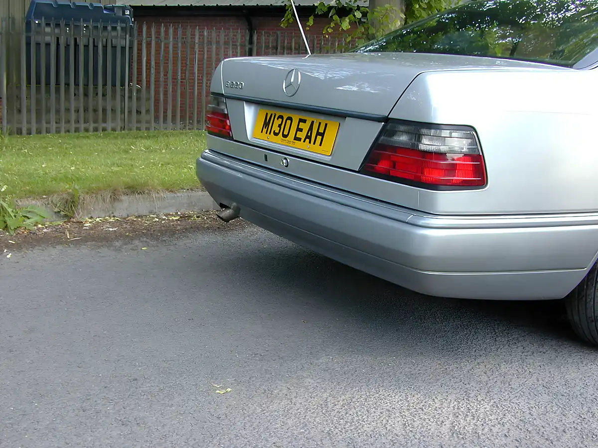 Used 1994 Mercedes-Benz 220 Coupe Silver - Interior and Exterior details 9