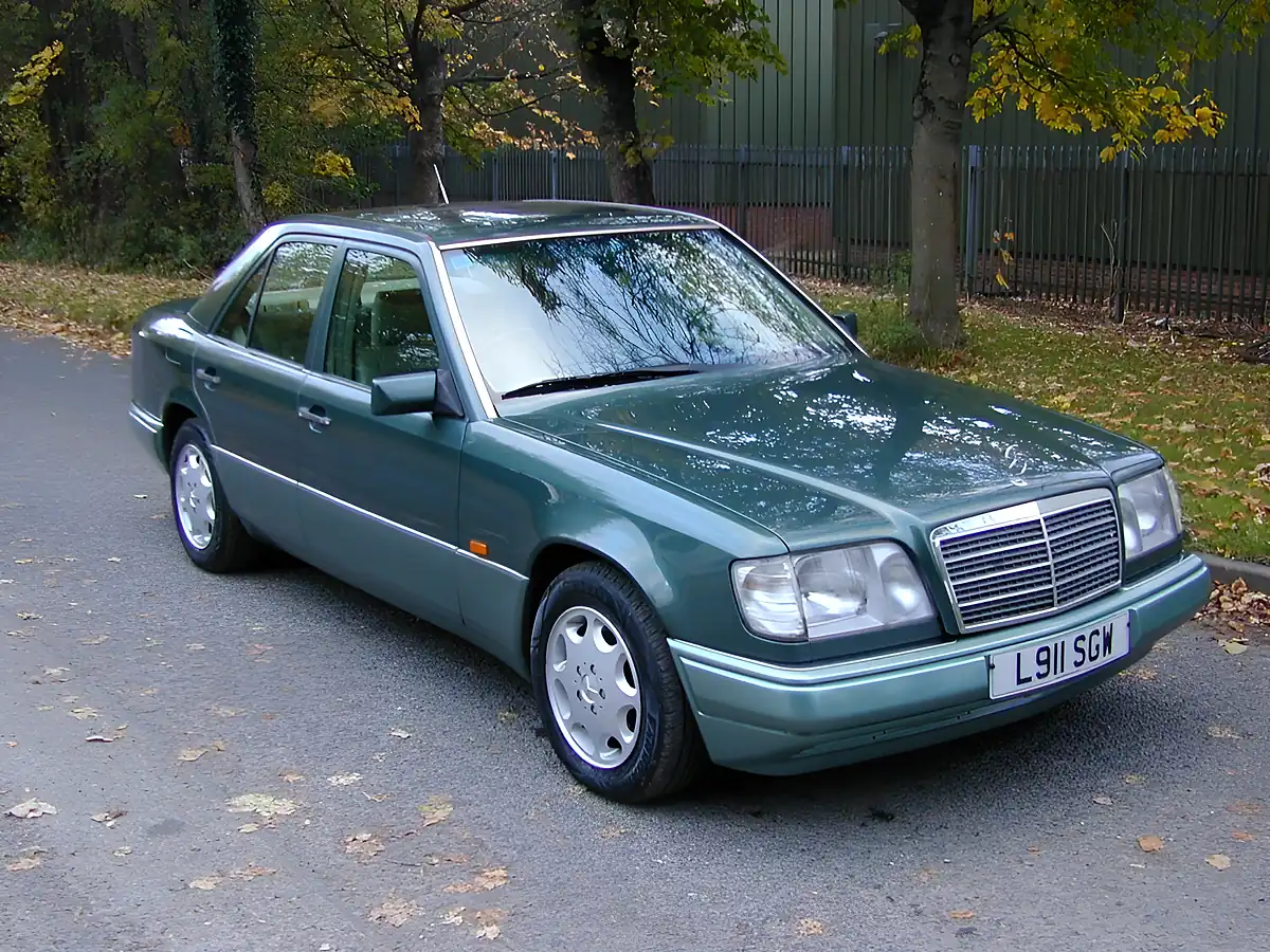 Used 1994 Mercedes-Benz 280 Facelift Green - Front View