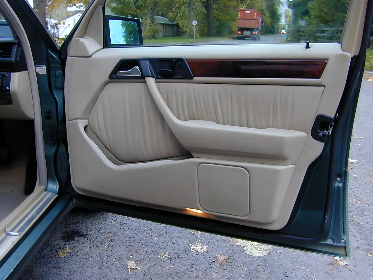 Used 1994 Mercedes-Benz 280 Facelift Green - Interior and Exterior details 15