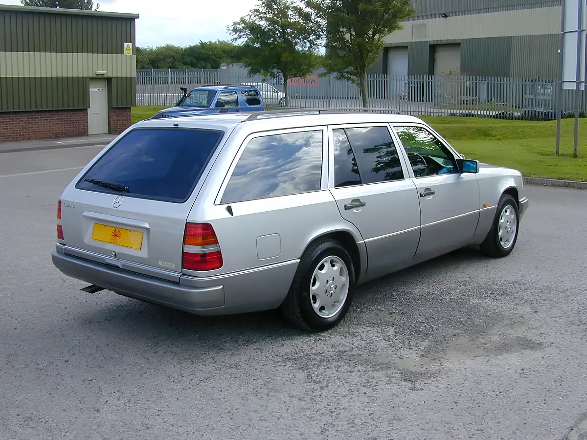 Used 1994 Mercedes-Benz 320 W124 Estate 7-Seater Silver - Interior and Exterior details 3