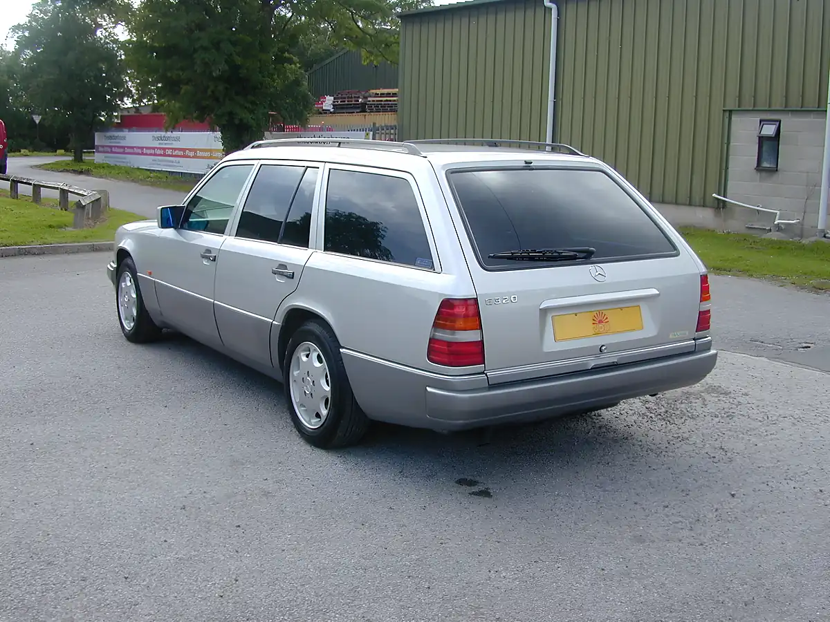 Used 1994 Mercedes-Benz 320 W124 Estate 7-Seater Silver - Interior and Exterior details 5