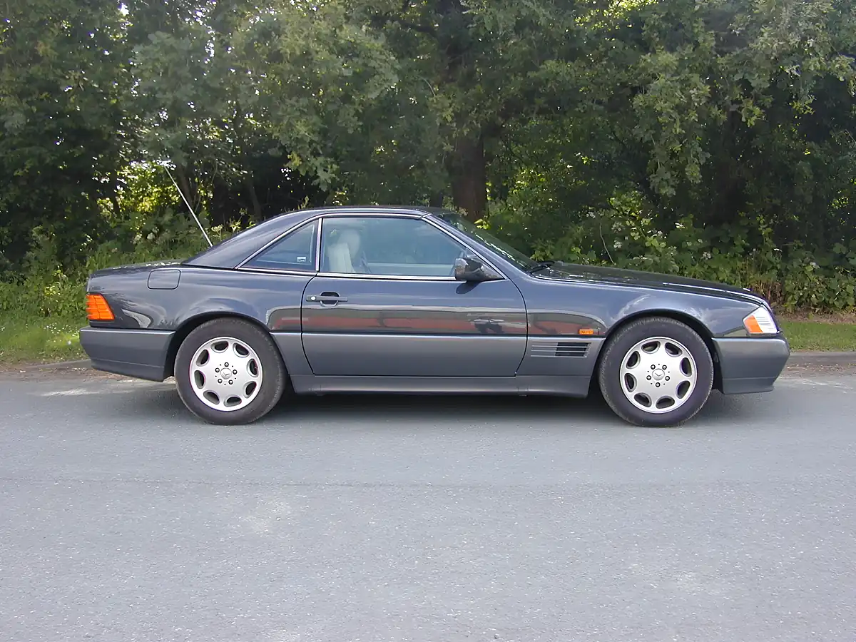 Used 1994 Mercedes-Benz Sl R129 Sports Convertible Black - Interior and Exterior details 2