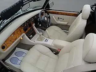Used 1994 MG RV8 Green - Interior and Exterior details 16