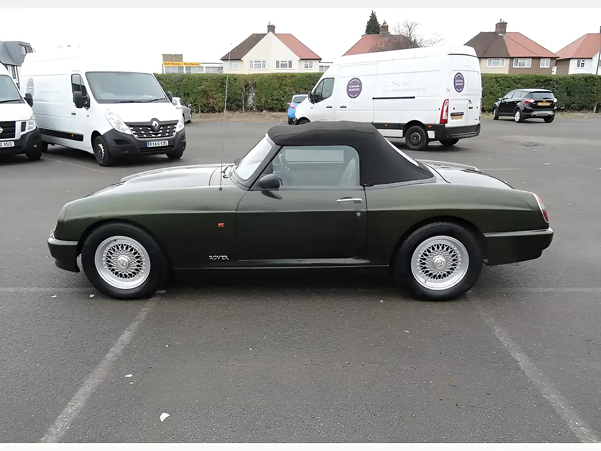 Used 1994 MG RV8 Green - Interior and Exterior details 8