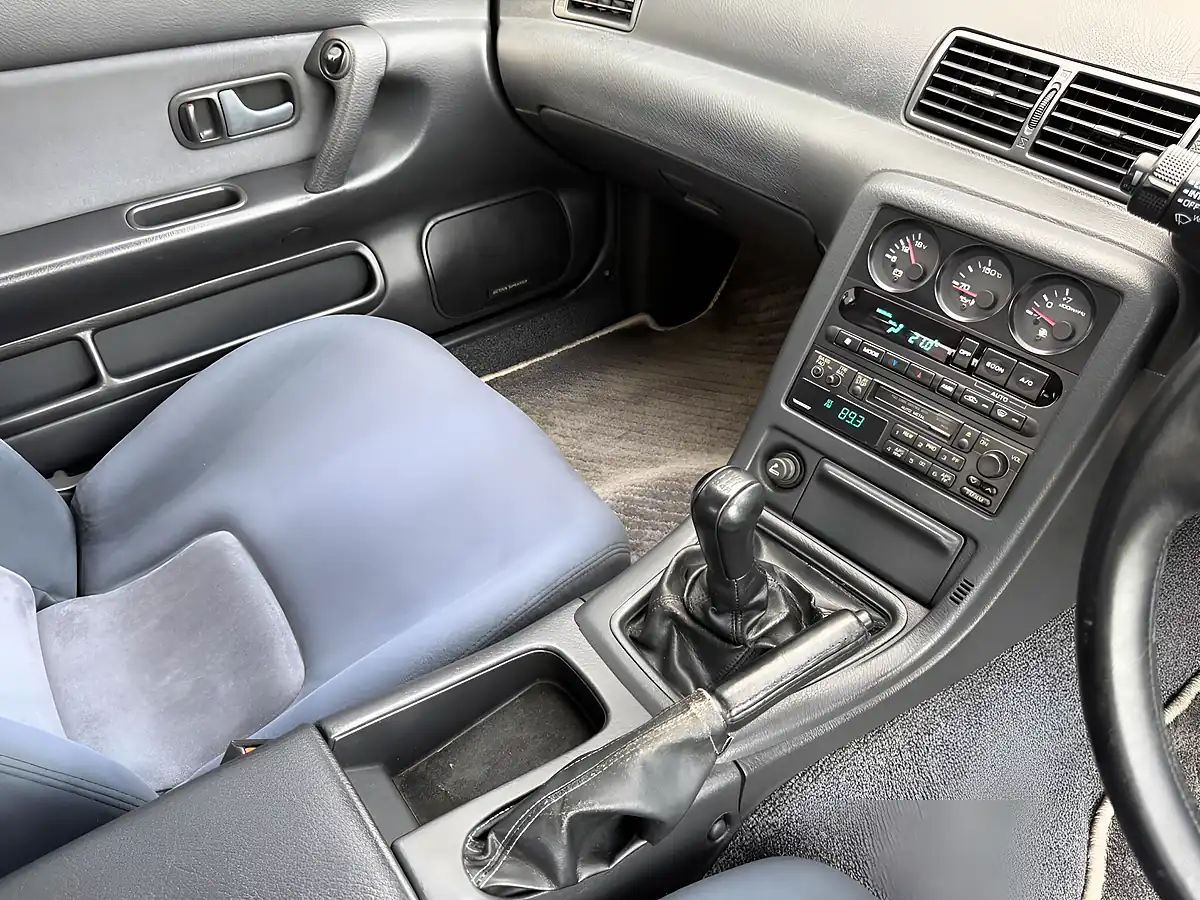 Used 1994 Nissan Skyline R32 GT-R White - Interior and Exterior details 12
