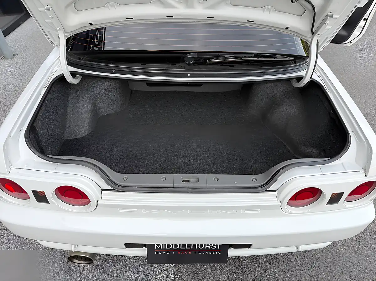 Used 1994 Nissan Skyline R32 GT-R White - Interior and Exterior details 15