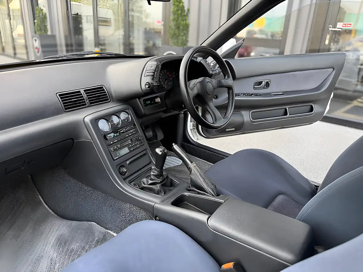 Used 1994 Nissan Skyline R32 GT-R White - Interior and Exterior details 2