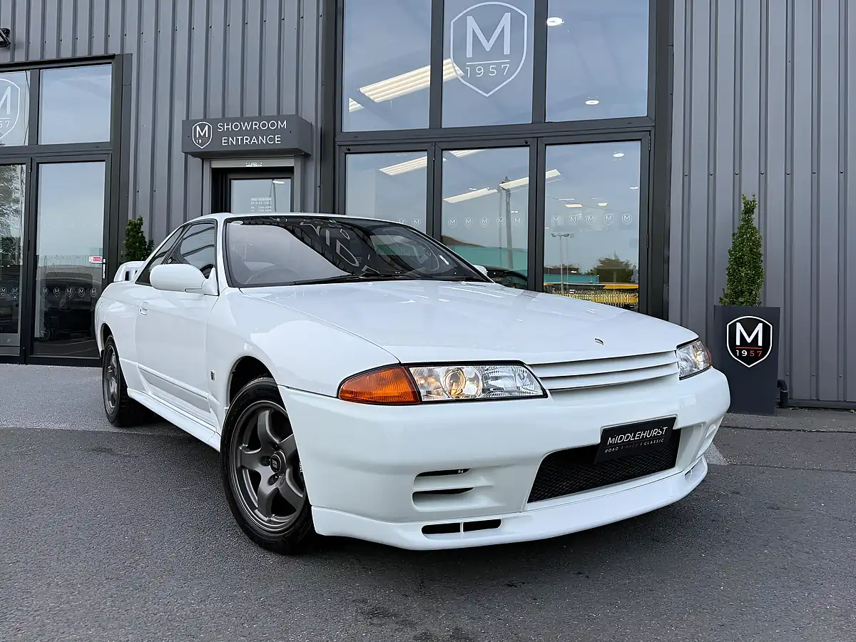 Used 1994 Nissan Skyline R32 GT-R White - Interior and Exterior details 5