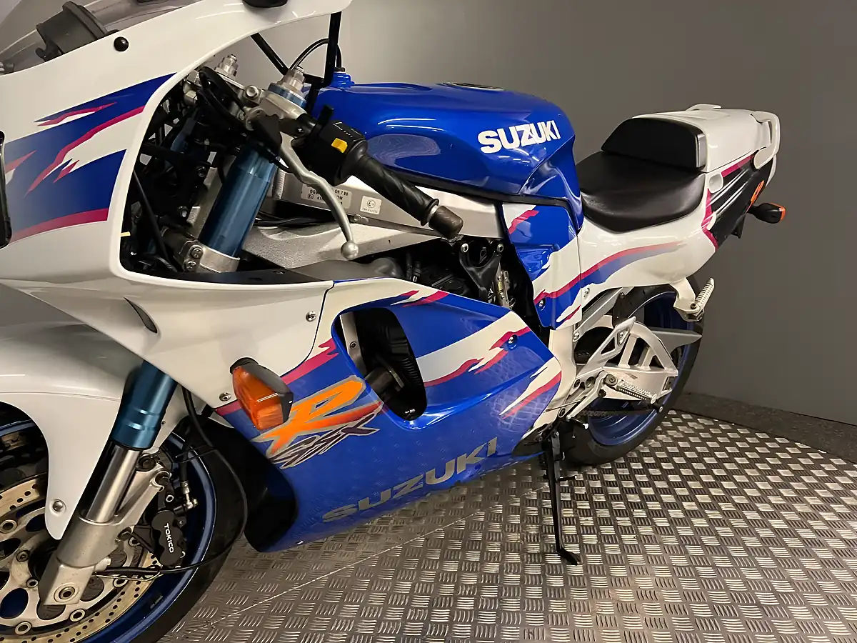 Used 1994 Suzuki GSX-R750 Sp Blue - Interior and Exterior details 12