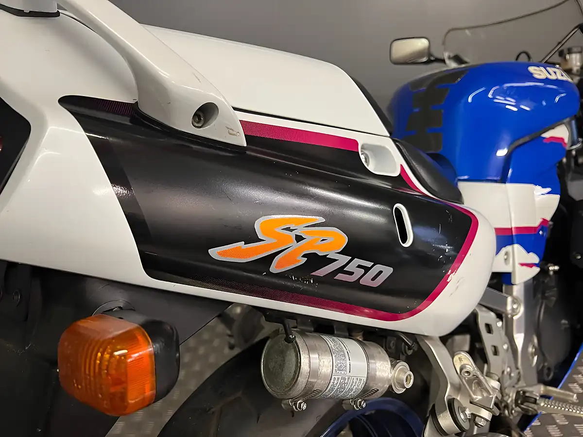 Used 1994 Suzuki GSX-R750 Sp Blue - Interior and Exterior details 4