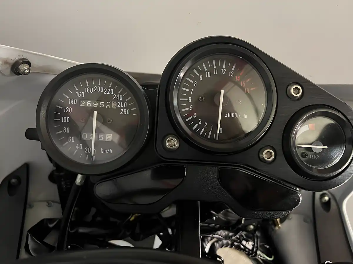 Used 1994 Suzuki GSX-R750 Sp Blue - Interior and Exterior details 9