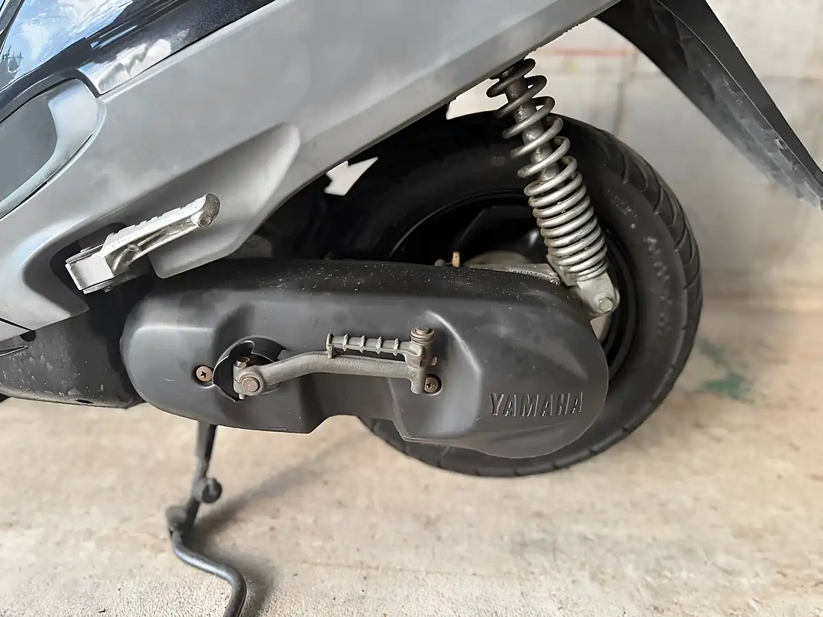 Used 1994 Yamaha Axis 90 Black - Interior and Exterior details 18