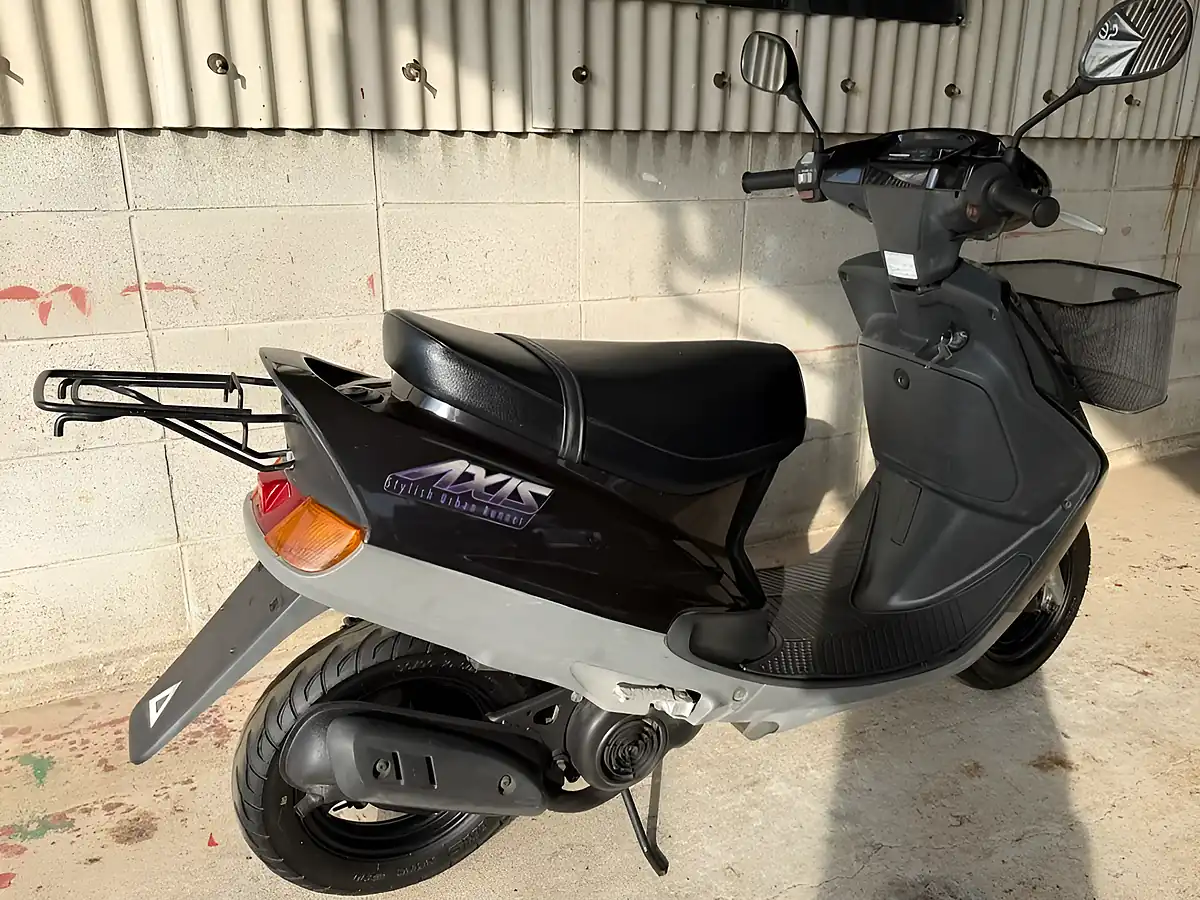 Used 1994 Yamaha Axis 90 Black - Interior and Exterior details 3
