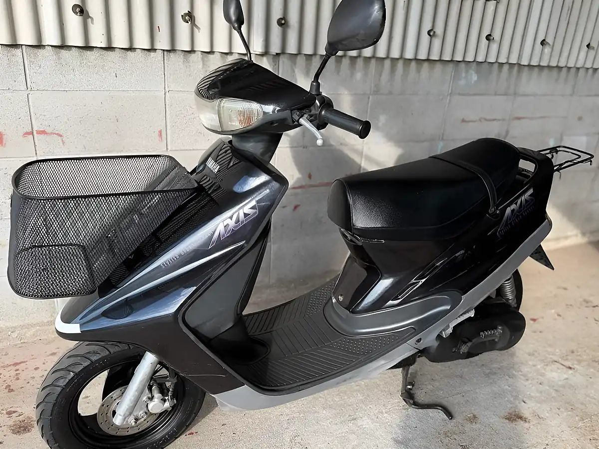 Used 1994 Yamaha Axis 90 Black - Interior and Exterior details 5