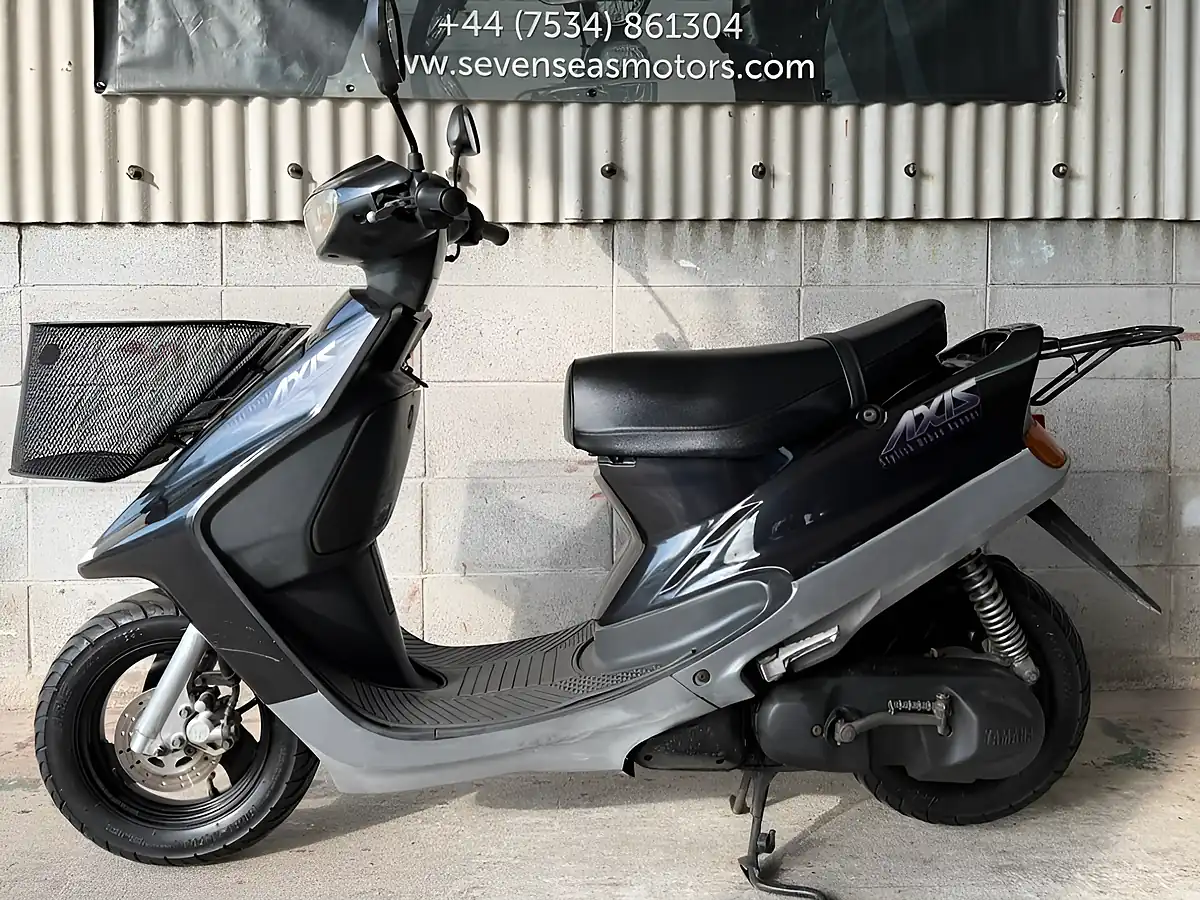Used 1994 Yamaha Axis 90 Black - Interior and Exterior details 7