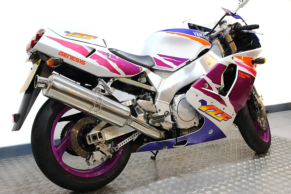 Used 1994 Yamaha YZF750R White - Interior and Exterior details 3