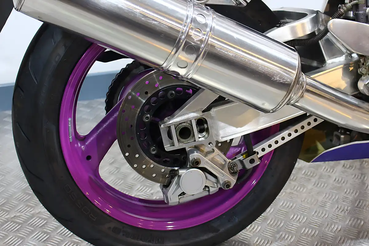 Used 1994 Yamaha YZF750R White - Interior and Exterior details 7