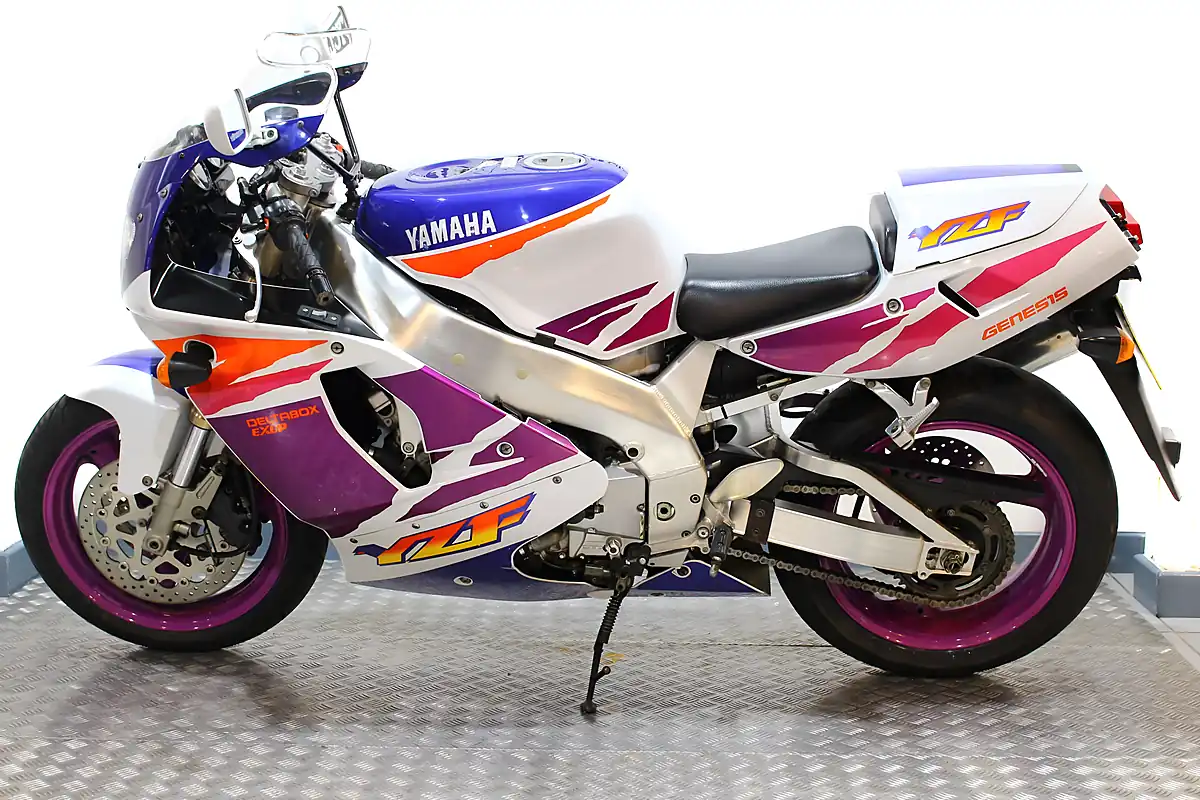 Used 1994 Yamaha YZF750R White - Interior and Exterior details 9