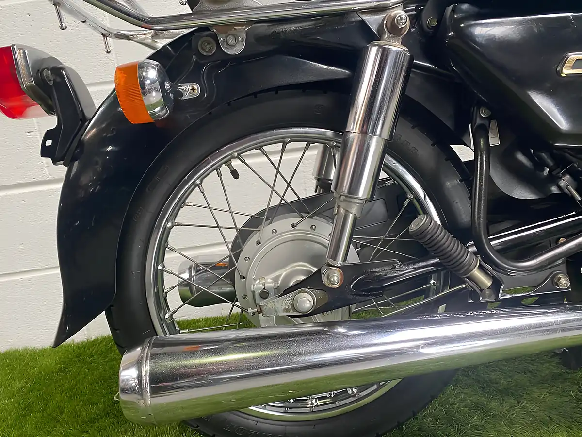 Used 1995 Honda CD125T Benly Black Chrome - Interior and Exterior details 15