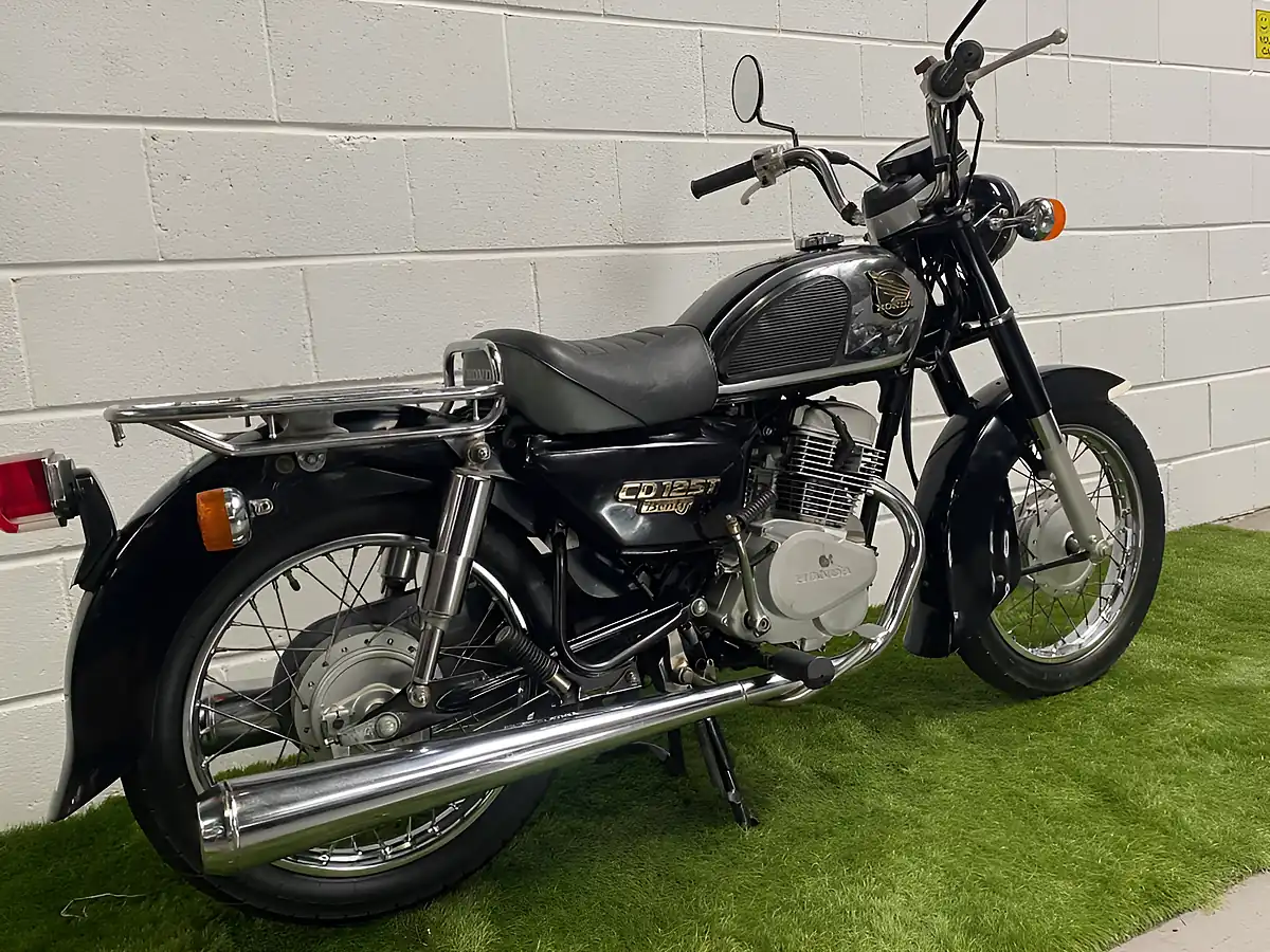 Used 1995 Honda CD125T Benly Black Chrome - Interior and Exterior details 7