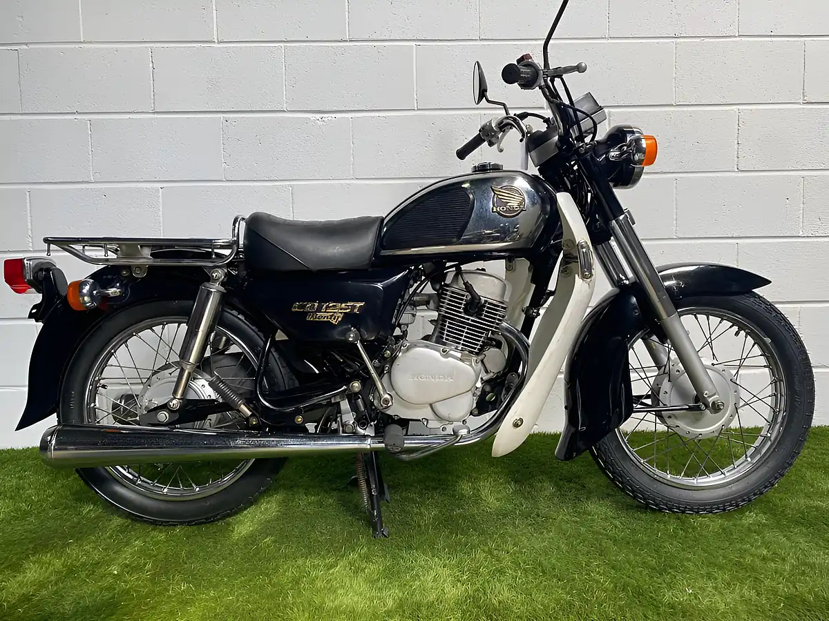 Used 1995 Honda CD125T Benly Black - Front View