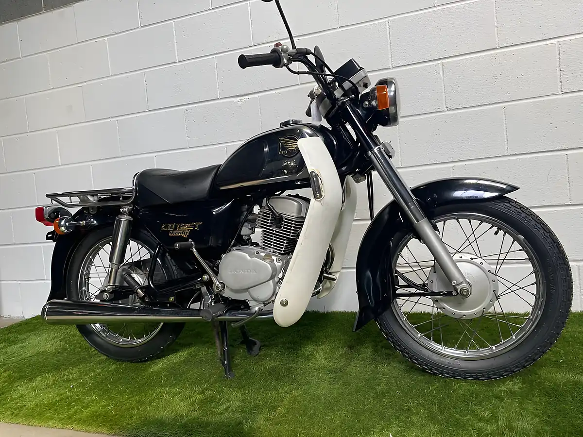 Used 1995 Honda CD125T Benly Black - Interior and Exterior details 3