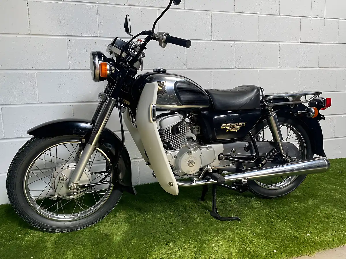 Used 1995 Honda CD125T Benly Black - Interior and Exterior details 5