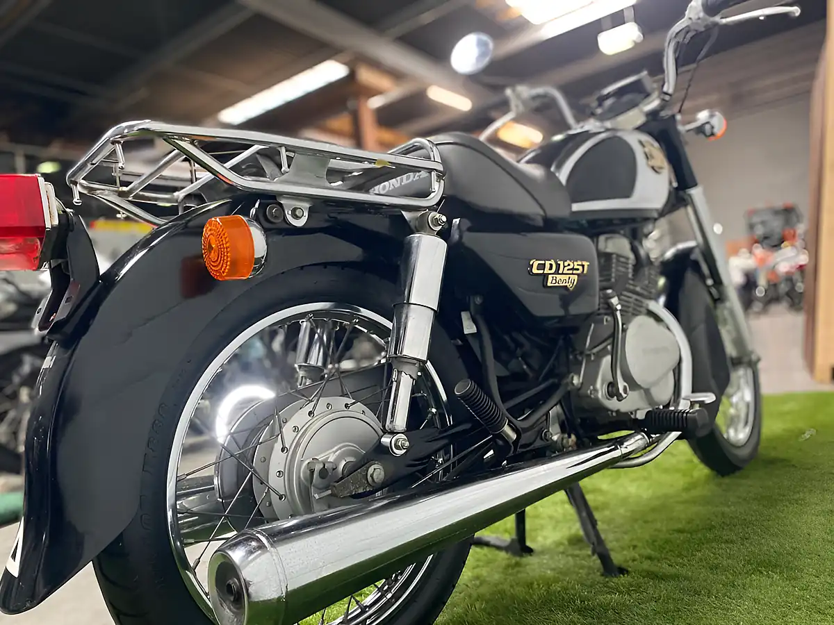 Used 1995 Honda CD125T Benly Black - Interior and Exterior details 13