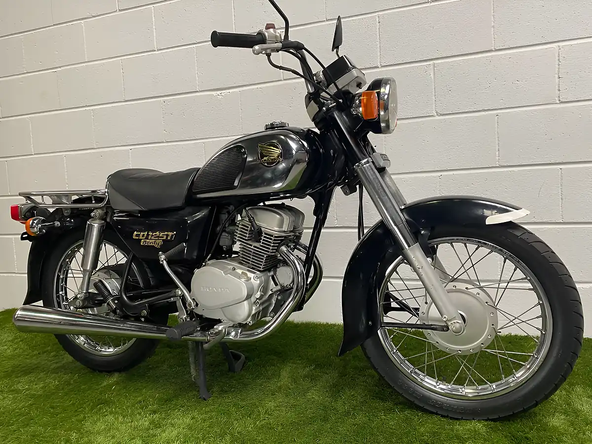 Used 1995 Honda CD125T Benly Black - Interior and Exterior details 3