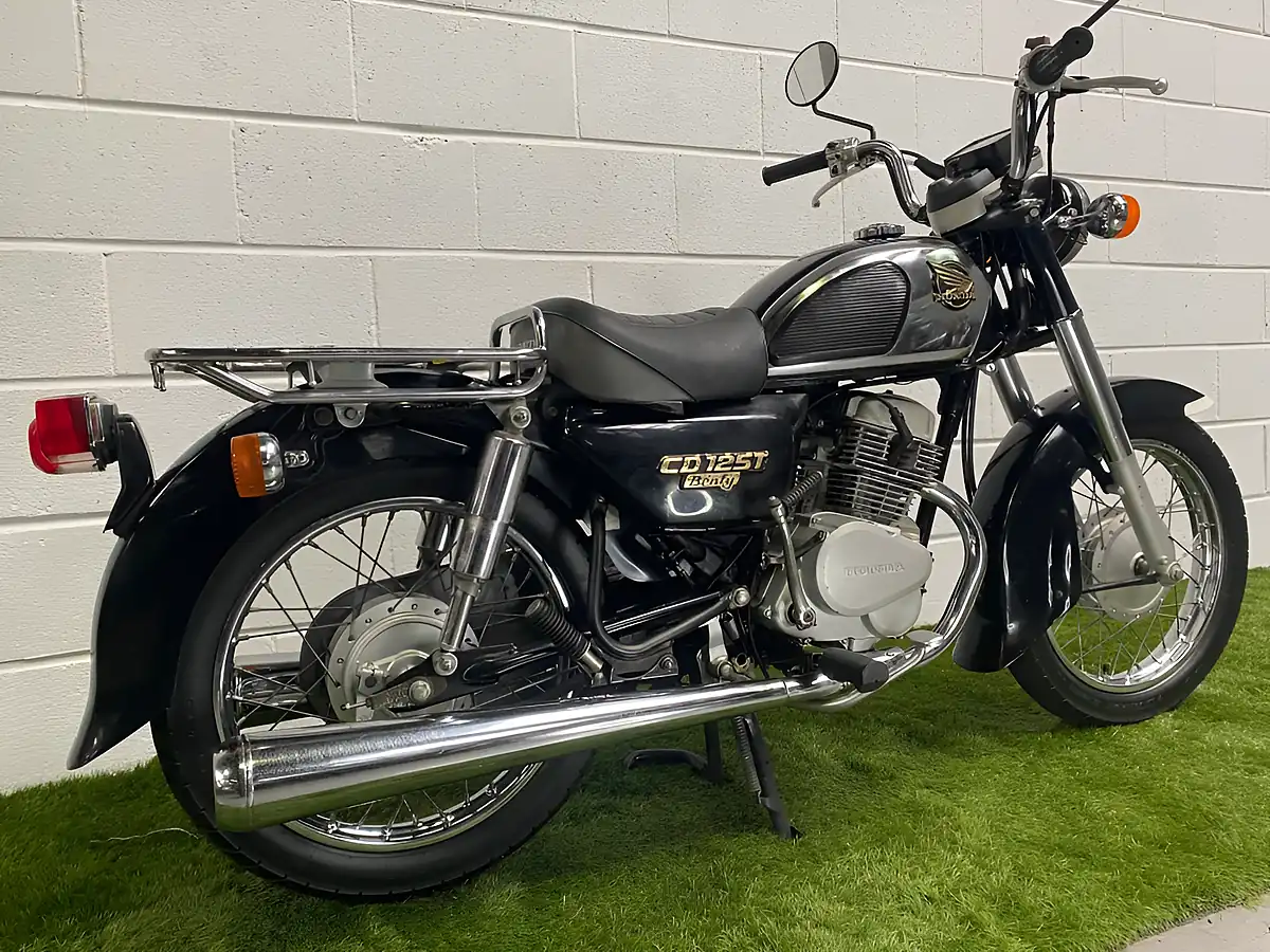 Used 1995 Honda CD125T Benly Black - Interior and Exterior details 7