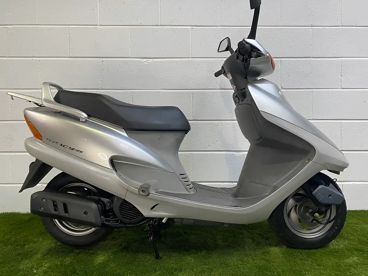 Used 1995 Honda Spacy 125 Silver - Front View