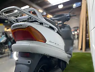Used 1995 Honda Spacy 125 Silver - Interior and Exterior details 13