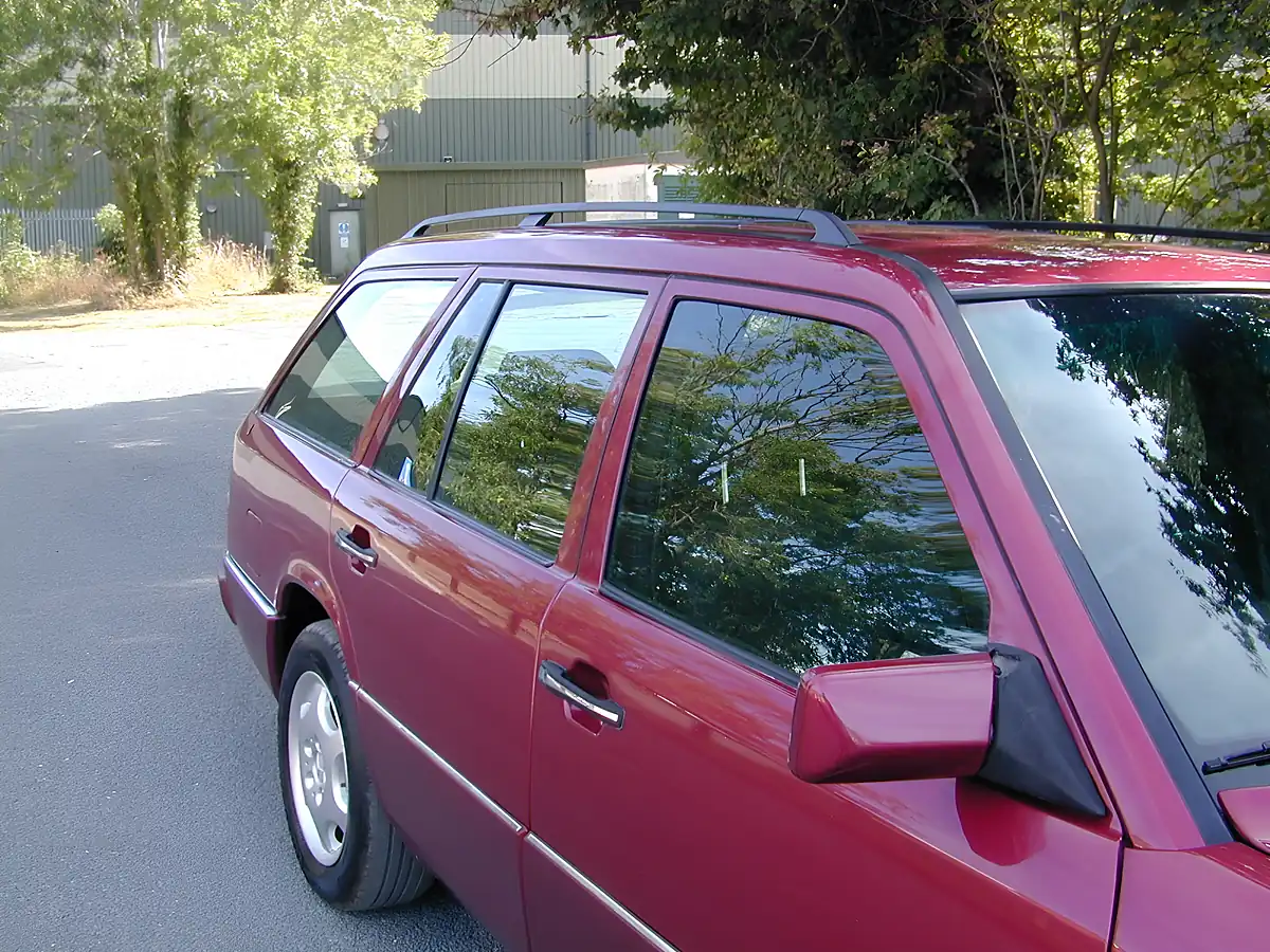 Used 1995 Mercedes-Benz 200 W124 Red - Interior and Exterior details 10