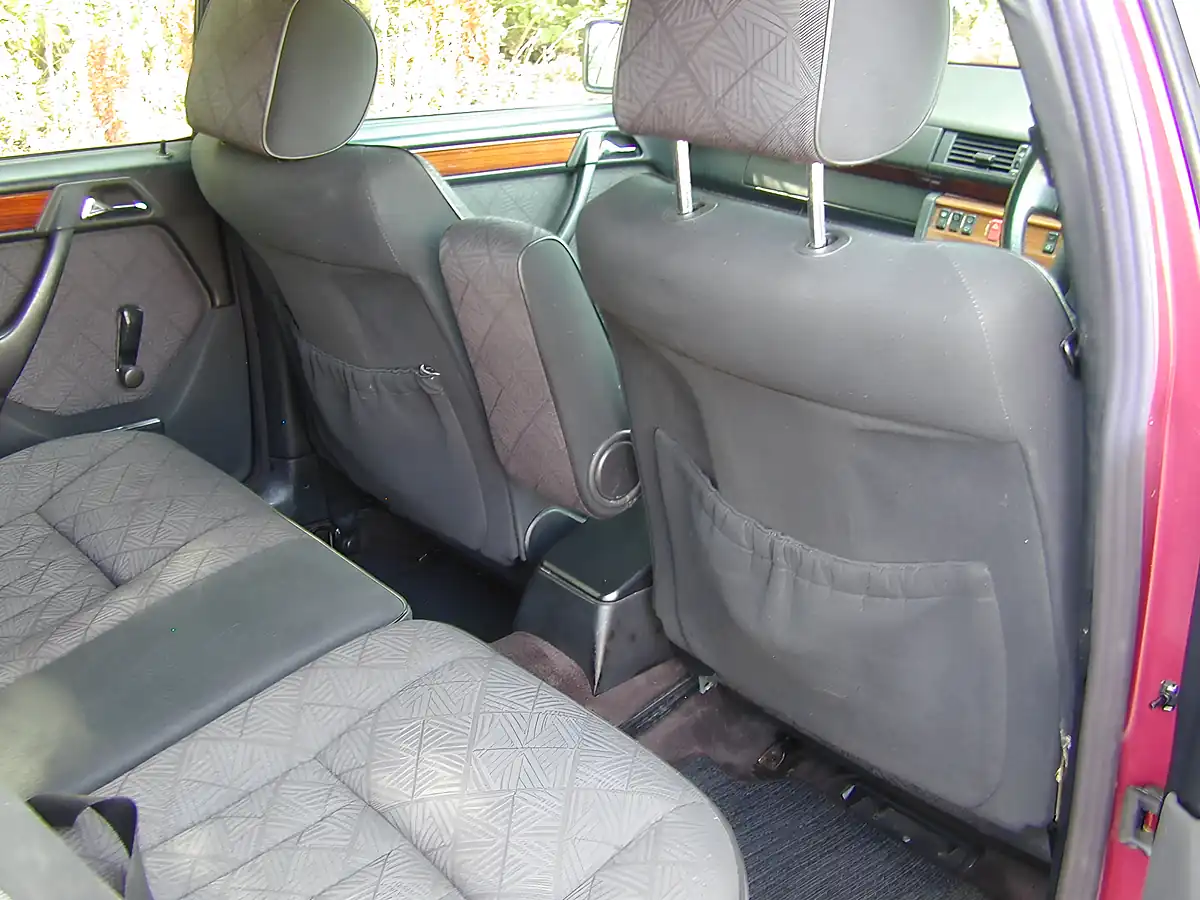 Used 1995 Mercedes-Benz 200 W124 Red - Interior and Exterior details 16