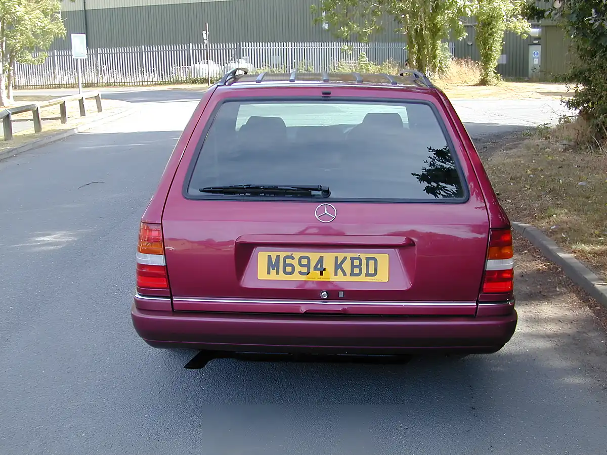 Used 1995 Mercedes-Benz 200 W124 Red - Interior and Exterior details 5
