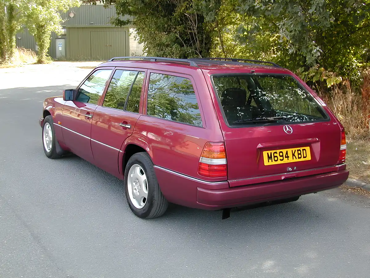 Used 1995 Mercedes-Benz 200 W124 Red - Interior and Exterior details 6