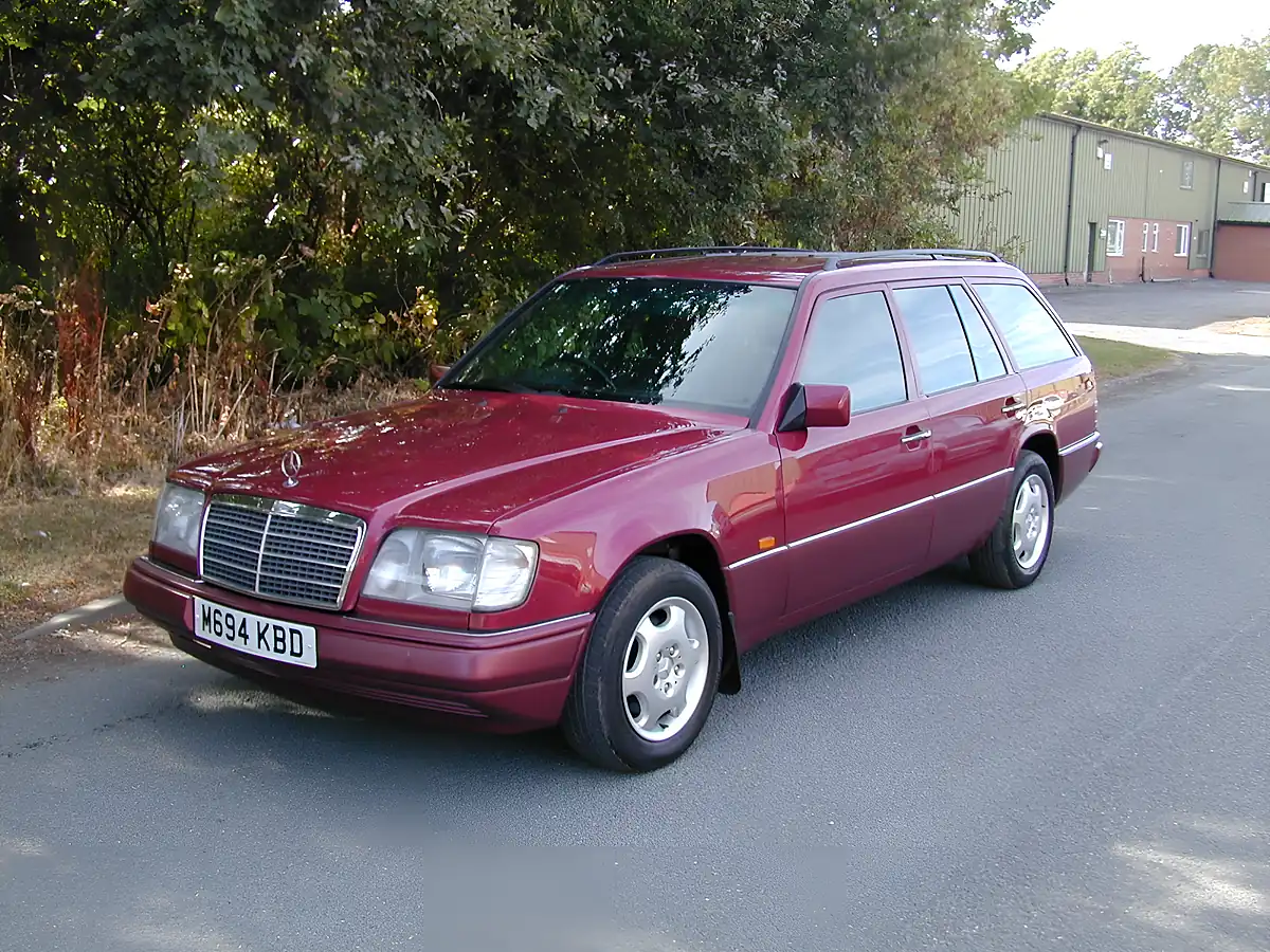 Used 1995 Mercedes-Benz 200 W124 Red - Interior and Exterior details 8