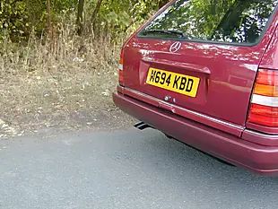 Used 1995 Mercedes-Benz 200 W124 Red - Interior and Exterior details 9