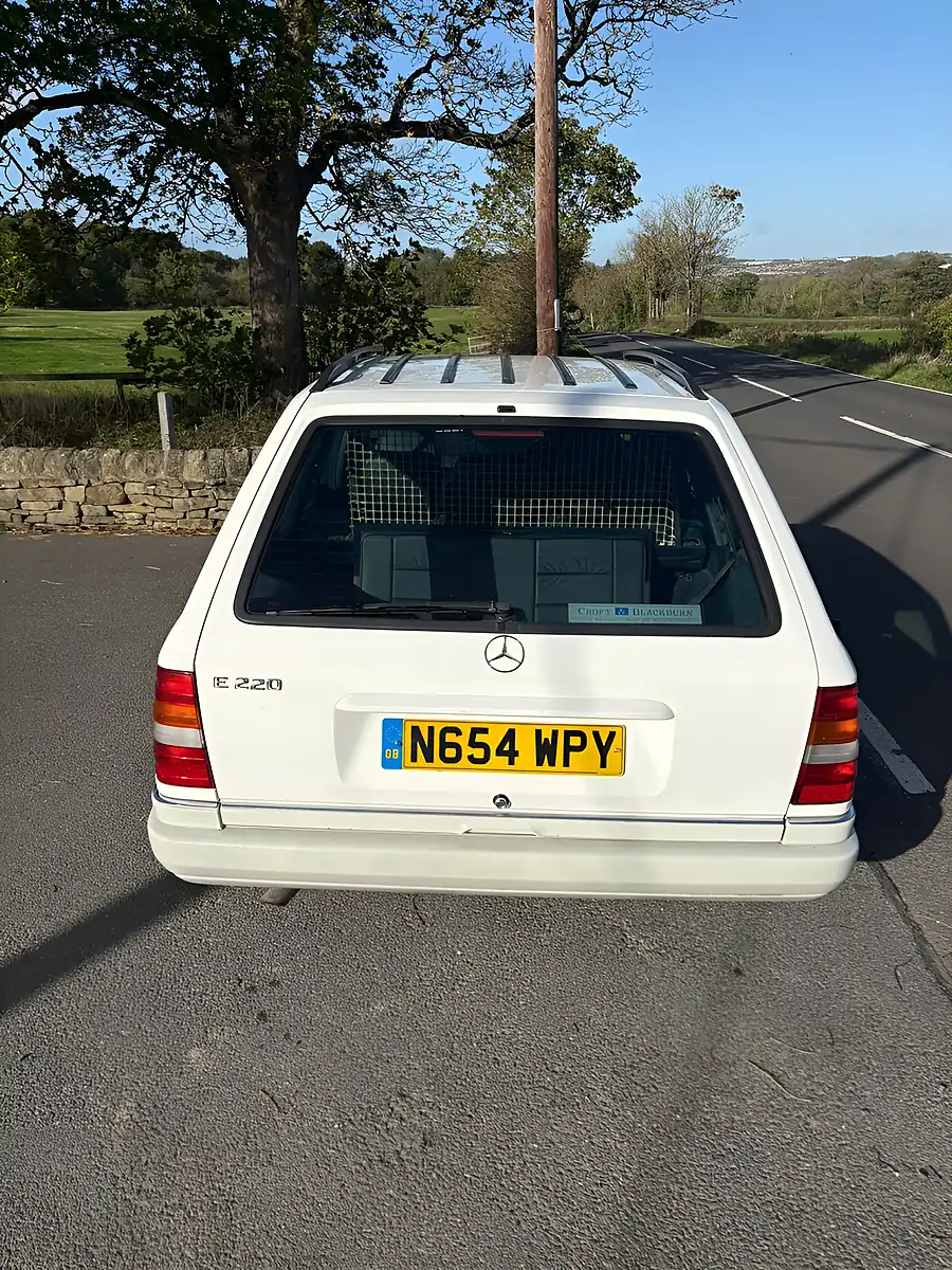 Used 1995 Mercedes-Benz 220 W124 Estate White - Interior and Exterior details 4