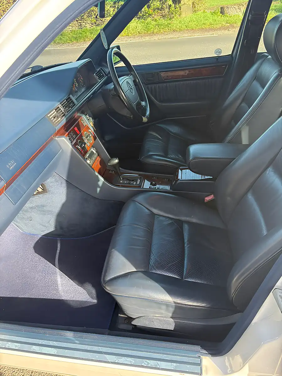 Used 1995 Mercedes-Benz 220 W124 Estate White - Interior and Exterior details 5