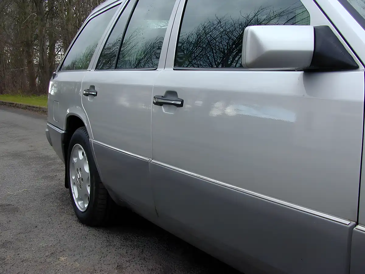Used 1995 Mercedes-Benz 220 W124 Silver - Interior and Exterior details 10