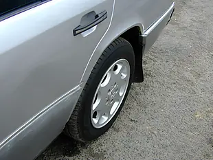 Used 1995 Mercedes-Benz 220 W124 Silver - Interior and Exterior details 11