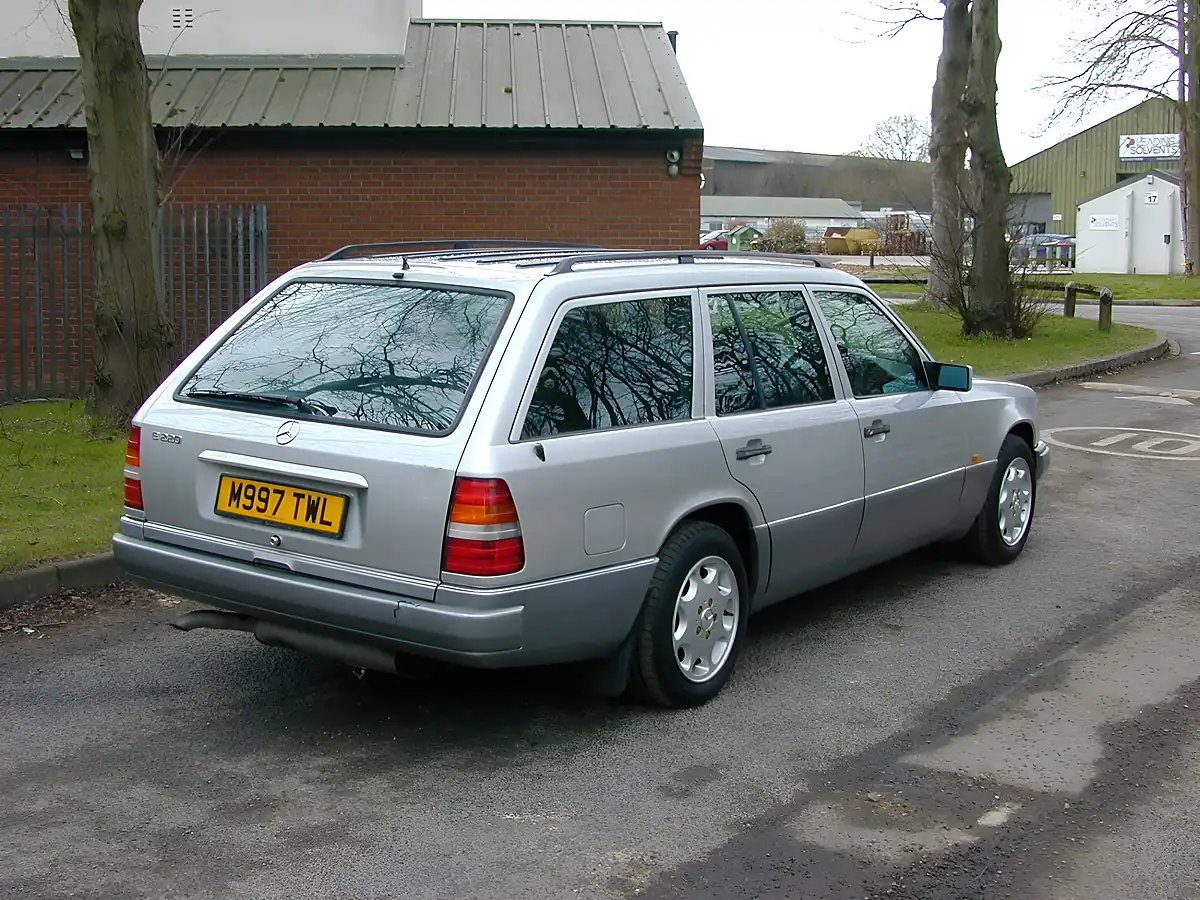 Used 1995 Mercedes-Benz 220 W124 Silver - Interior and Exterior details 3