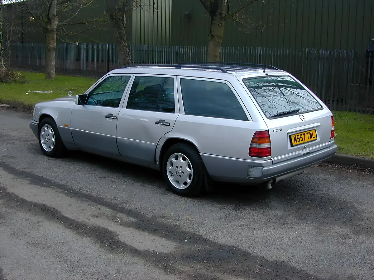 Used 1995 Mercedes-Benz 220 W124 Silver - Interior and Exterior details 6