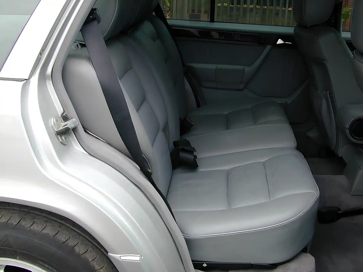 Used 1995 Mercedes-Benz 300 W124 Silver - Interior and Exterior details 16