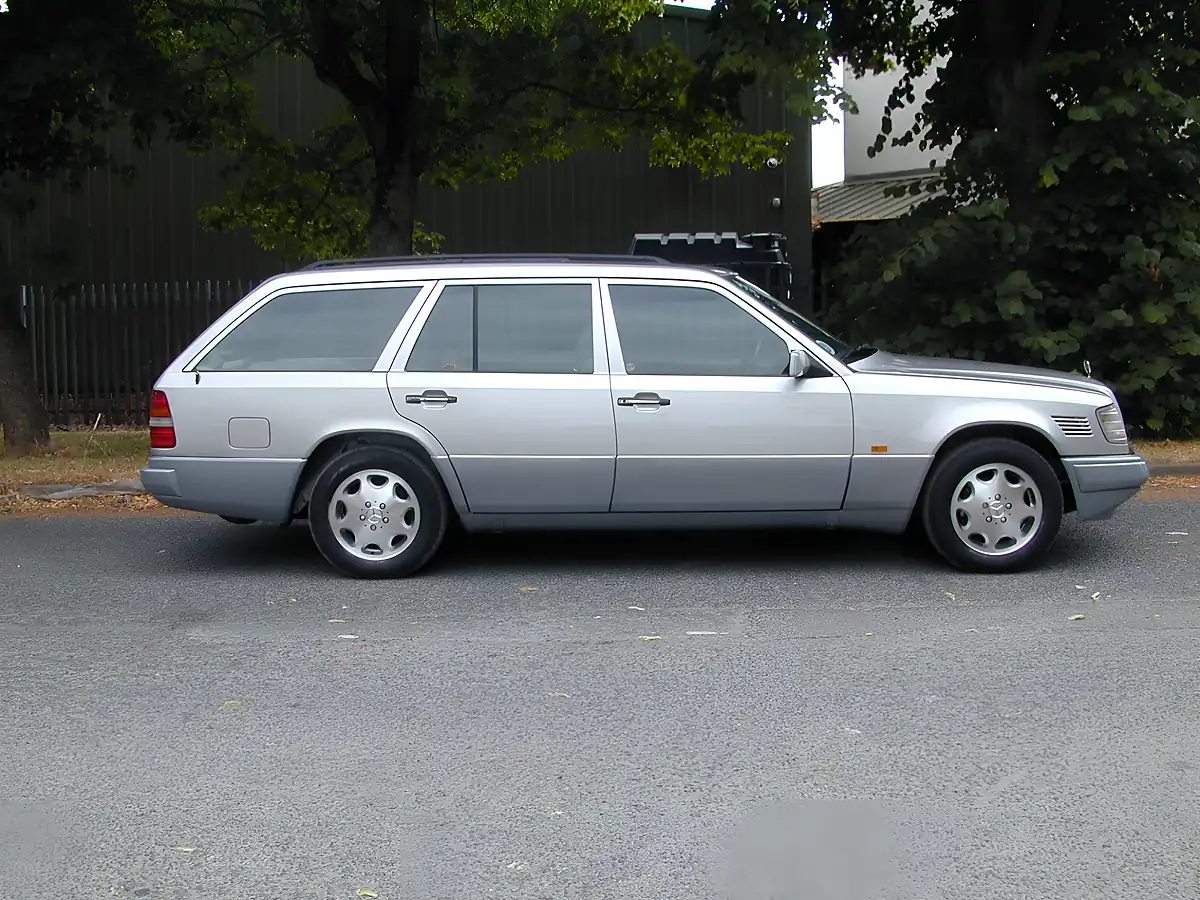Used 1995 Mercedes-Benz 300 W124 Silver - Interior and Exterior details 2