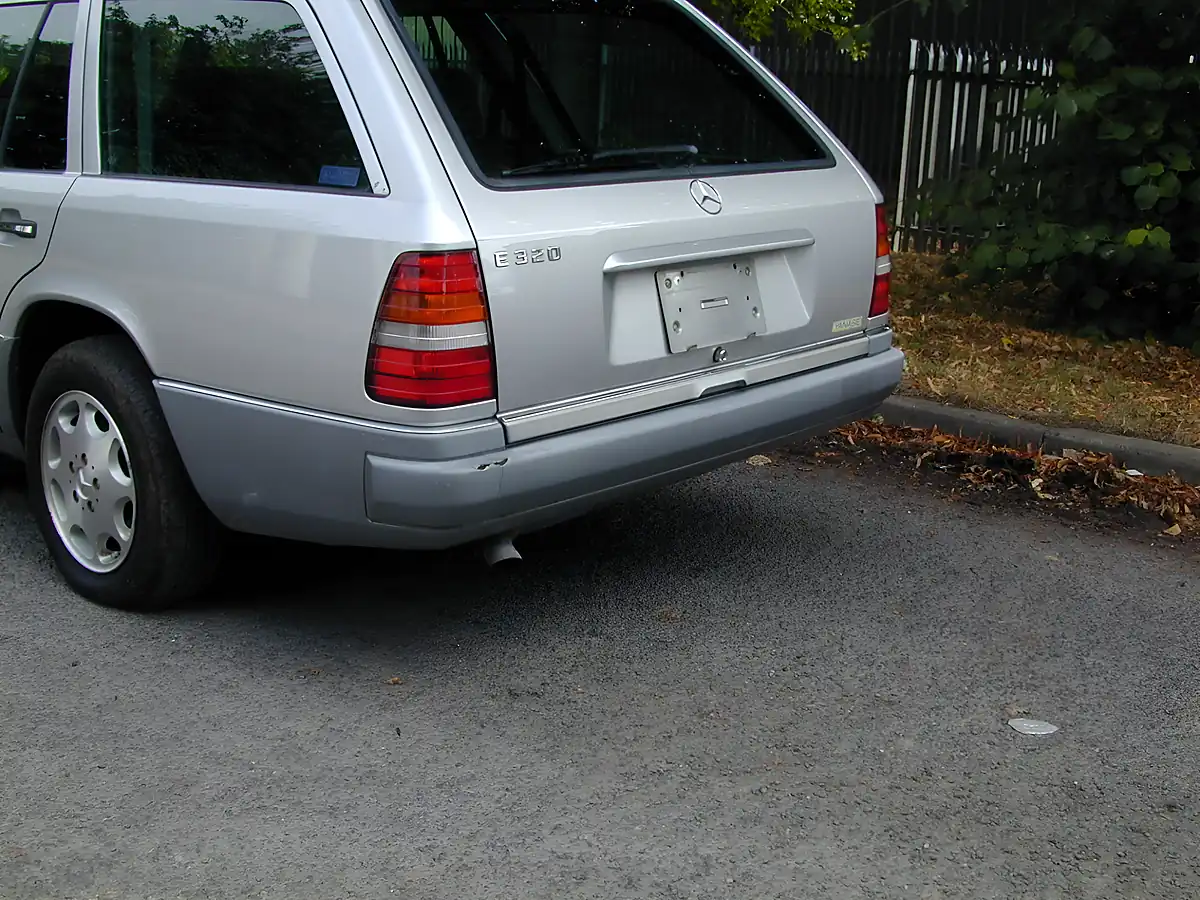 Used 1995 Mercedes-Benz 320 Estate 7-seater Silver - Interior and Exterior details 12