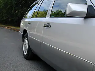 Used 1995 Mercedes-Benz 320 Estate Silver - Interior and Exterior details 10